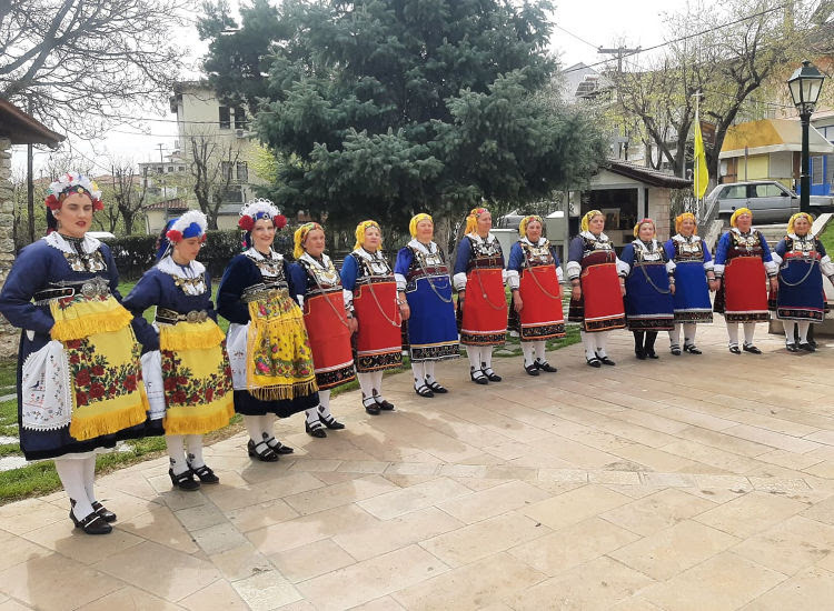 ΤΟ ΕΘΙΜΟ ΤΩΝ ΛΑΖΑΡΙΝΩΝ